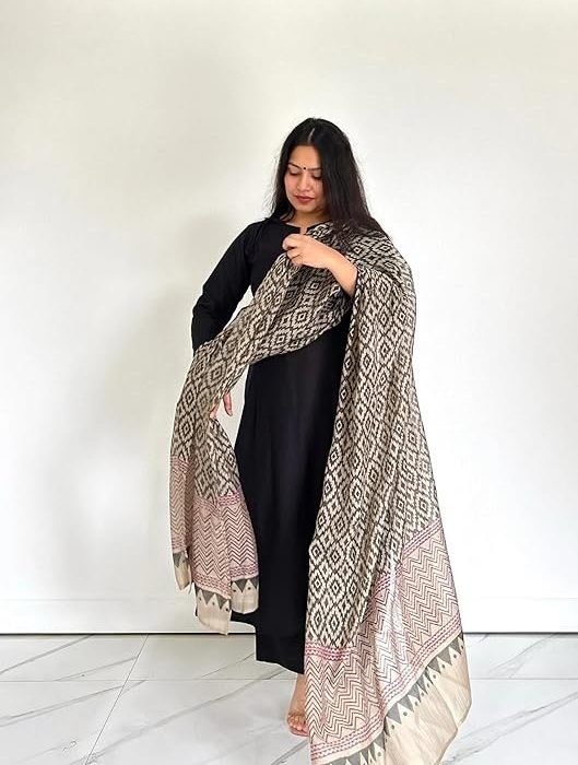 ANNI DESIGNER Women's Rayon Blend Straight Solid Kurta with Pant & Dupatta