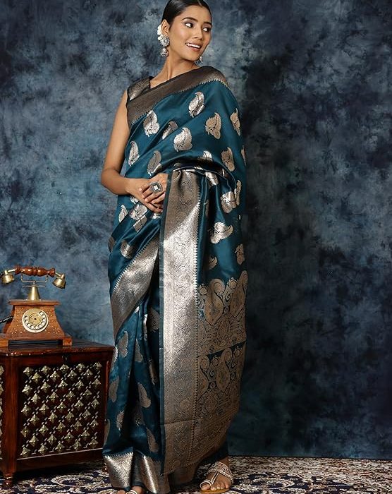 EthnicJunction Women's Silk Blend Floral Banarasi Saree With Blouse Piece